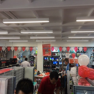 Instalación de liminarios led.Tiendas Radioshack.
