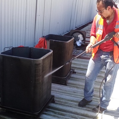 Mantenimientos aires acondicionado en tiendas Radioshack.