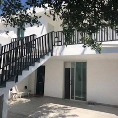 FACHADA TRASERA YA CON LA REMODELACION