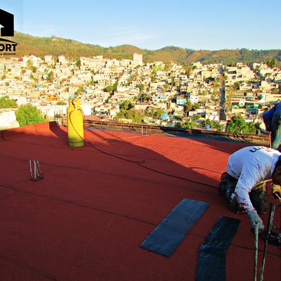 Impermeabilizante prefabricado rojo terracota.
