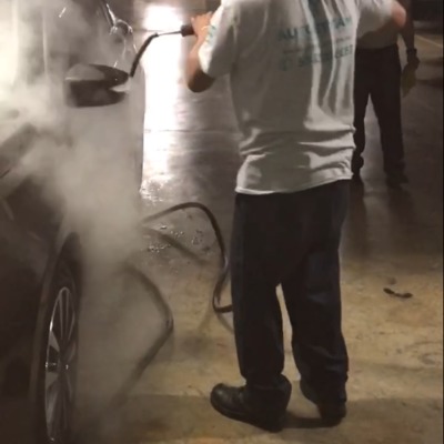 Lavado de autos con Vapor