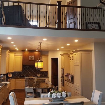 Pintura en barandales,cielos,paredes y cocina