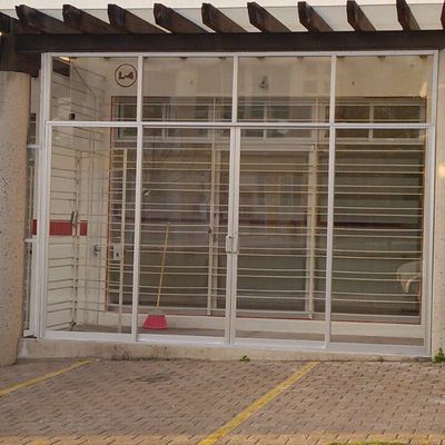 PUERTA EN FIJO Y CORREDIZA