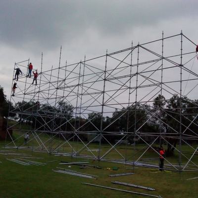 Montaje de andamio en Acolman, Edo. de Mex.