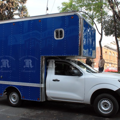 Camioneta de 1 1/2 toneladas caja corta