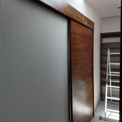 Puerta corrediza Parota