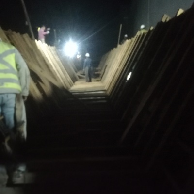 Simbrado de muro de canal