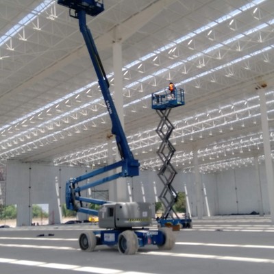 Instalando lámparas y charola