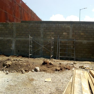 Construcción de Barda