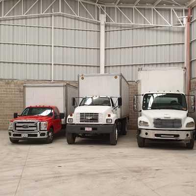 Camioneta tipo rabon se manejan 10 toneladas