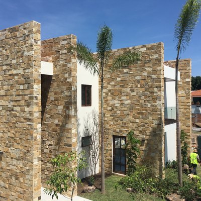 Fachaleta de piedra laja amarilla