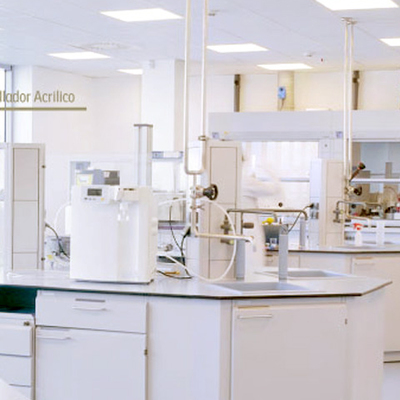 LABORATORIOS Y SALUD