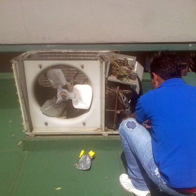 mantenimiento a condensadora de equipo mini split