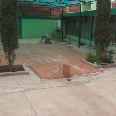 PISO DE LOSETA DE BARRO