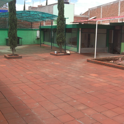 PISO DE LOSETA DE BARRO