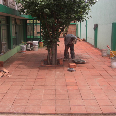PISO DE LOSETA DE BARRO