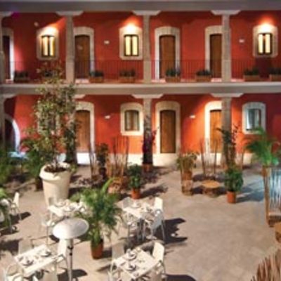 PROYECTO Y CONSTRUCCION PATIO INTERIOR HOTEL CORTES