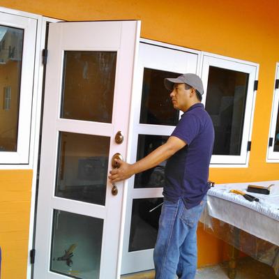 puerta  y. ventanas abatibles , linea  residencial eurovent classic