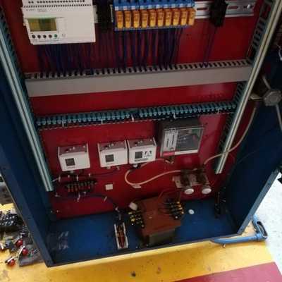 Automatización de equipos sin control u obsoletos.