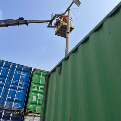 INSTALACION DE REFLECTORES EN POSTES