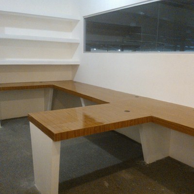 LIBRERO Y MESA DE TRABAJO