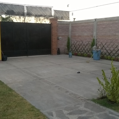 PARTE DELANTERA DEL JARDIN 