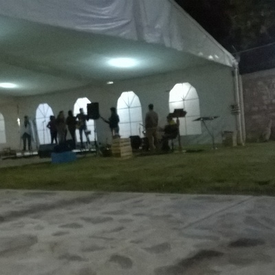 CARPA INSTALADA EN EL JARDIN 