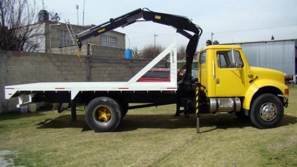 Camion Con Grua. (Hiab)