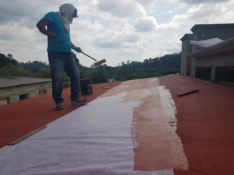 APLICACIÓN DE IMPERMEABILIZANTE A LA MEMBRANA