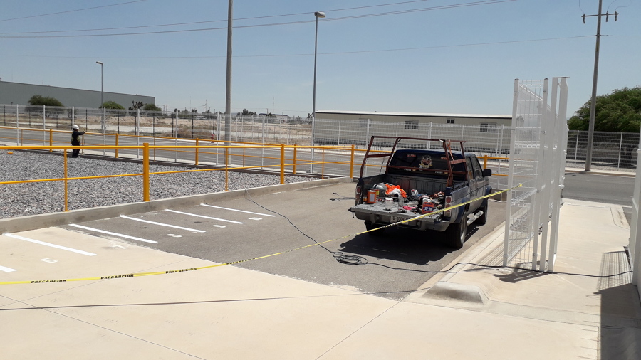 BARANDAL INSTALADO Y PINTADO