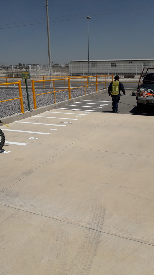 BARANDAL INSTALADO Y PINTADO