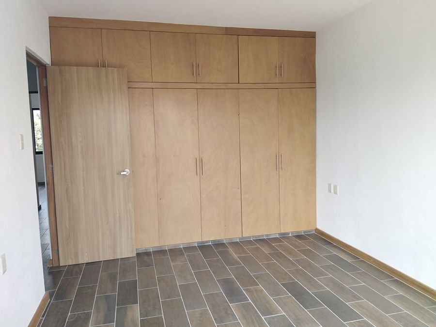 Closets en recamaras.