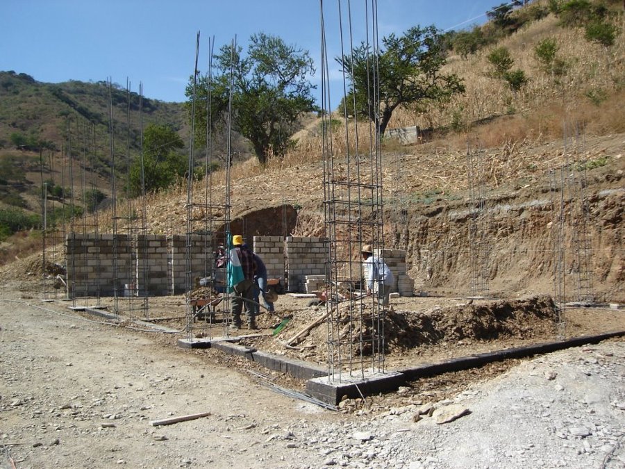 Desplante de muros y estructura