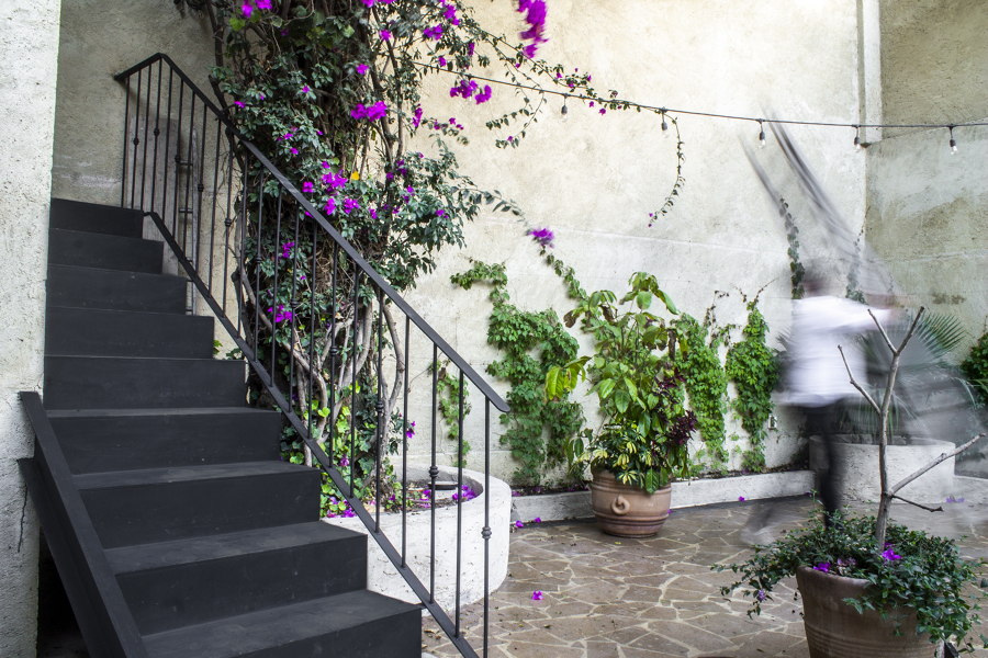 Escalera con placa de acero