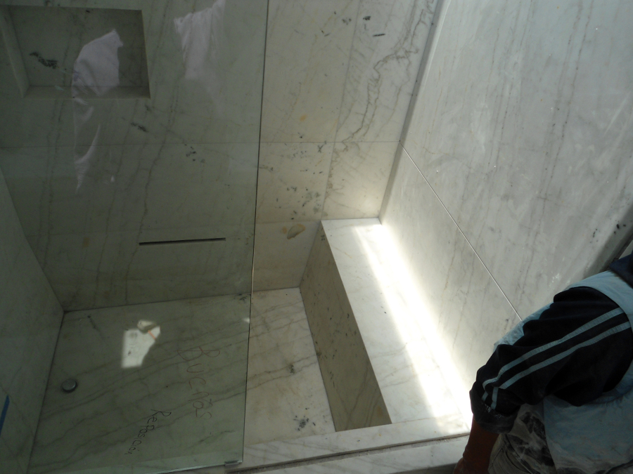 Fabricación de tina de marmol.