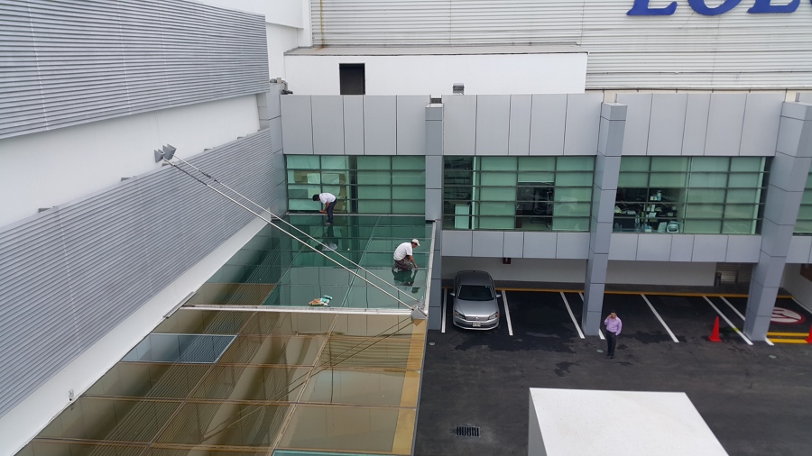 Limpieza de Fachada de Vidrios