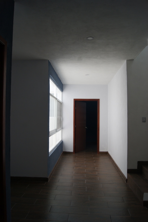 Pasillo a recámara principal