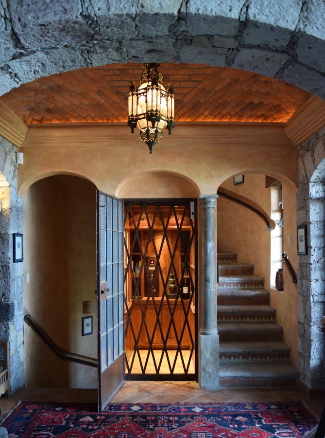 PUERTA ACORDEÓN EN RESIDENCIAL WOLF