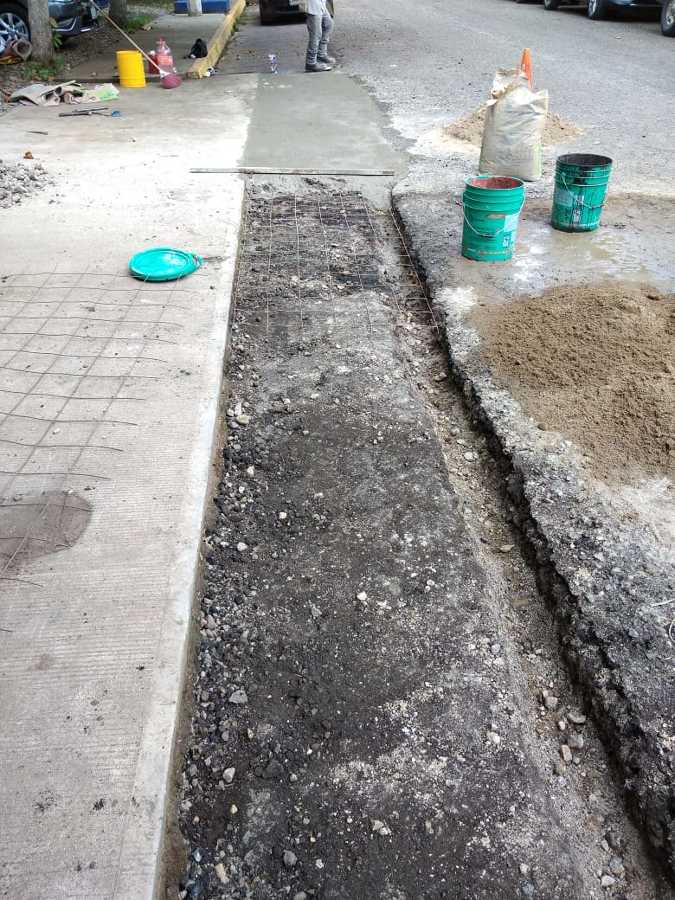 Trabajo colado, extendido de malla, excavación.