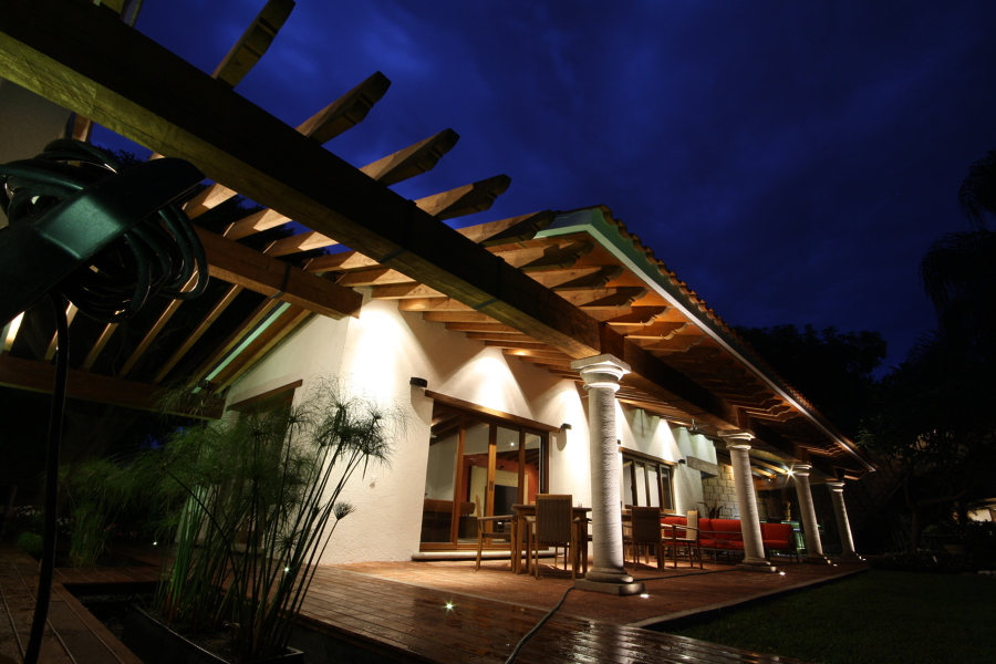 Vista nocturna de la terraza
