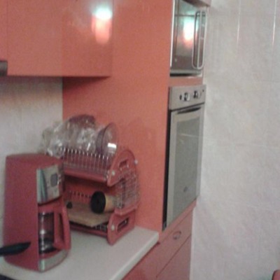 RECUBRIMIENTO DE ESCALERA, COCINA INTEGRAL, Y VIDEO MUEBLE DE MADERA