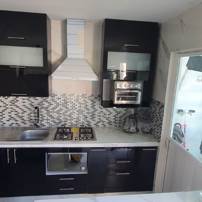 Cocina negra alto brillo