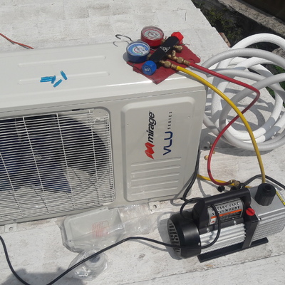 Instalación de equipo de aire acondicionado, Paseo de Jurica, Qro.