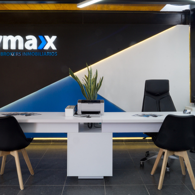 Proyecto de remodelación de oficina mínima