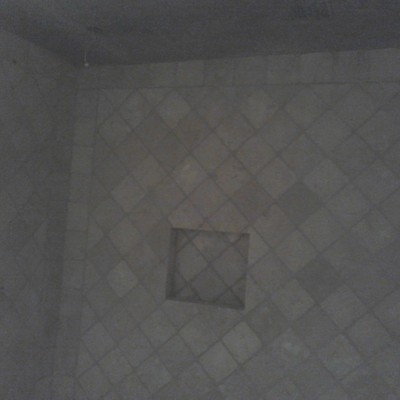 Escaleras, pisos y baños