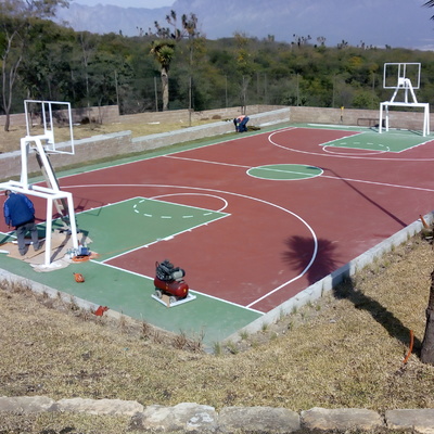 Construcción de cancha polivalente (290 m2)