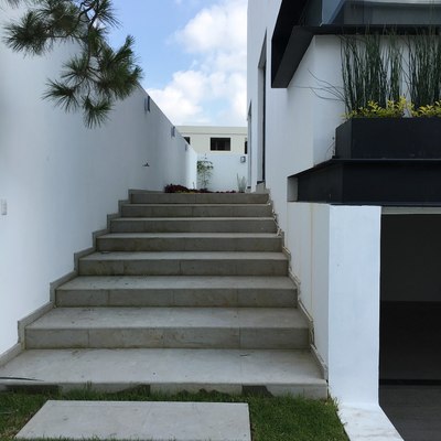 Fachadas de Piedra Natural por Piedra de Occidente