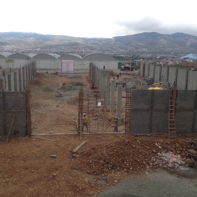 Proyecto y Construcción de Tienda de Artículos Escolares