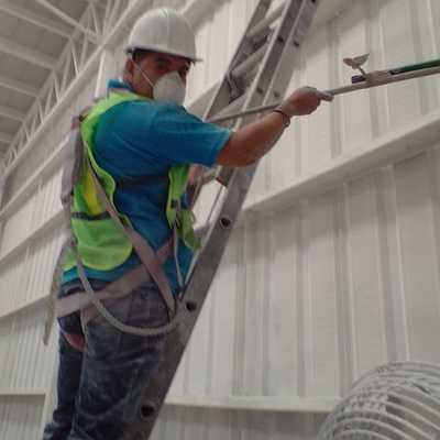 LIMPIEZA  INDUSTRIAL EN ÁREAS DE PRODUCCIÓN DE LA EMPRESA PLASTIKROM