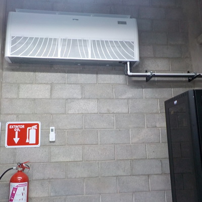 Suministro e Instalación de AAC 4TR Piso-Techo en Gasera, Nextlalpan Estado de México